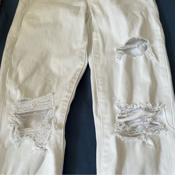 Hi-Rise Ripped Jeggings - Picture 6 of 10